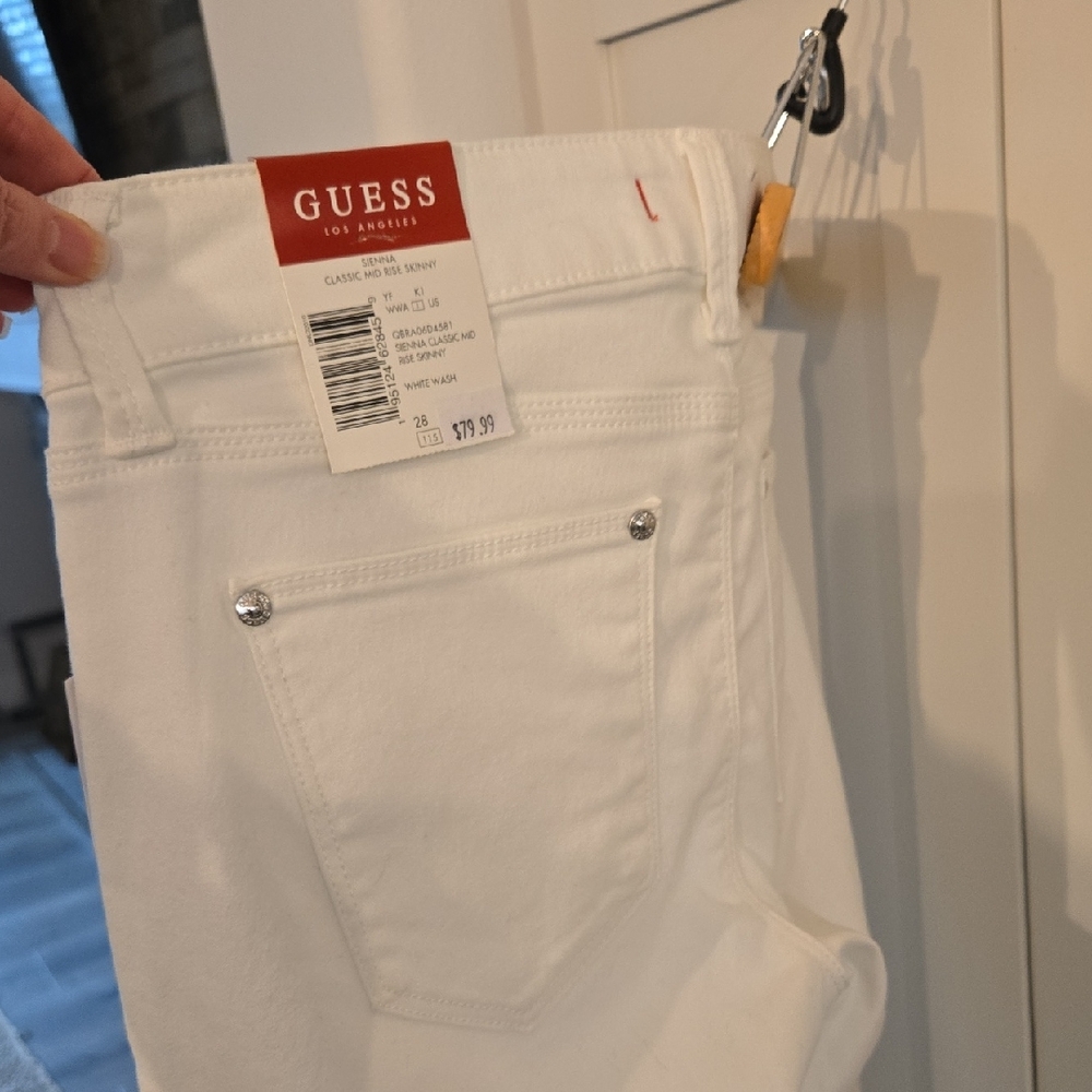 GUESS Women's Classic White Skinny Jeans